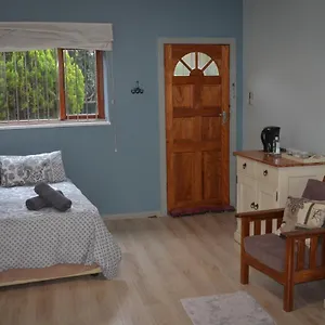 https://seaforth-beach-apartment.hotels-capetown.com